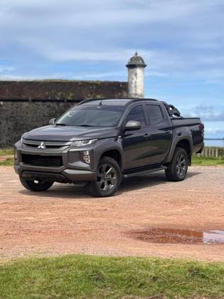 MITSUBISHI TRITON 2.4 BITURBO DIESEL CD GLS 4X4 AUTOMÁTICO